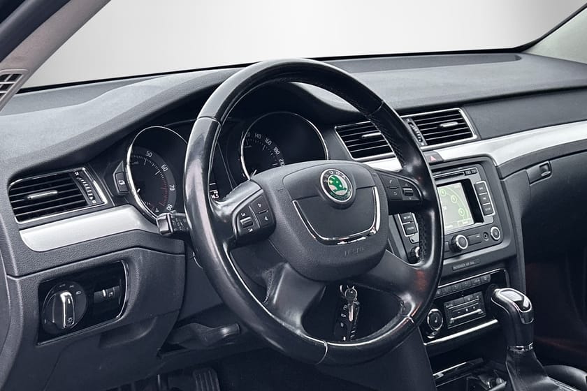 Bild 5 av Škoda Superb 1.8T 4X4 Navi F-Hållare NYBESIKTIGAD