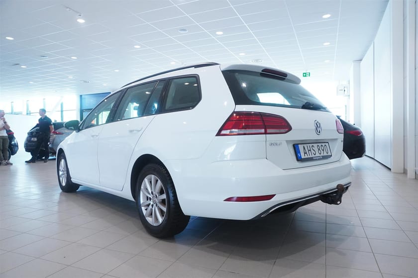 Bild 4 av Volkswagen Golf Sportscombi 1.0 TSI DSG Backkamera Drag 110hk