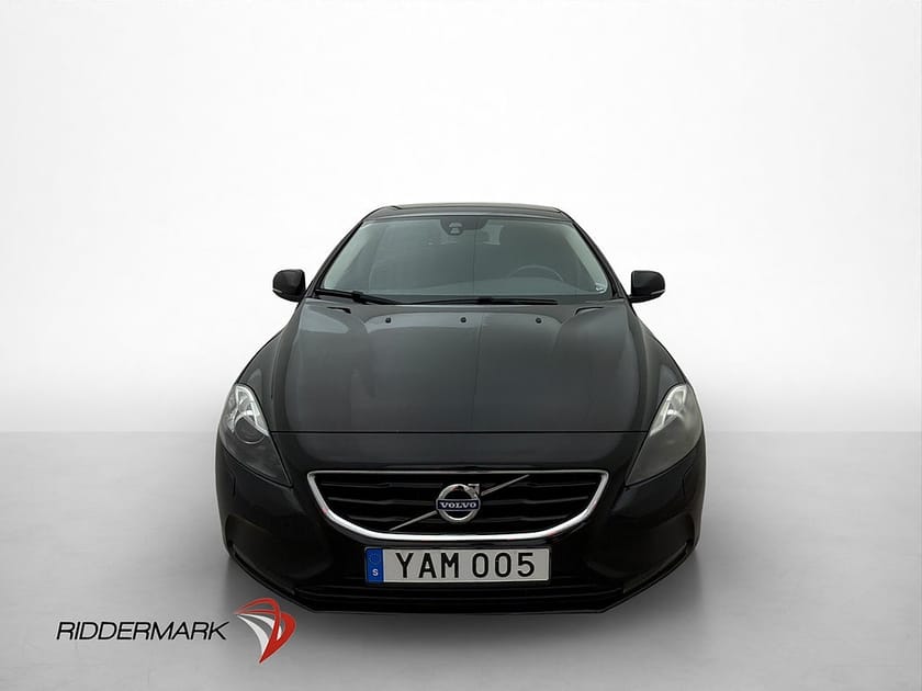 Bild 2 av Volvo V40 D3 150hk Momentum Värmare Läder Sensorer 0.38l/Mil