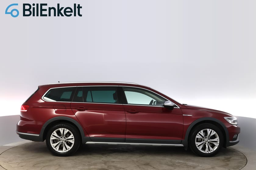 Bild 2 av Volkswagen Passat Alltrack 220 TSI 4M DSG Panorama 360* Drag