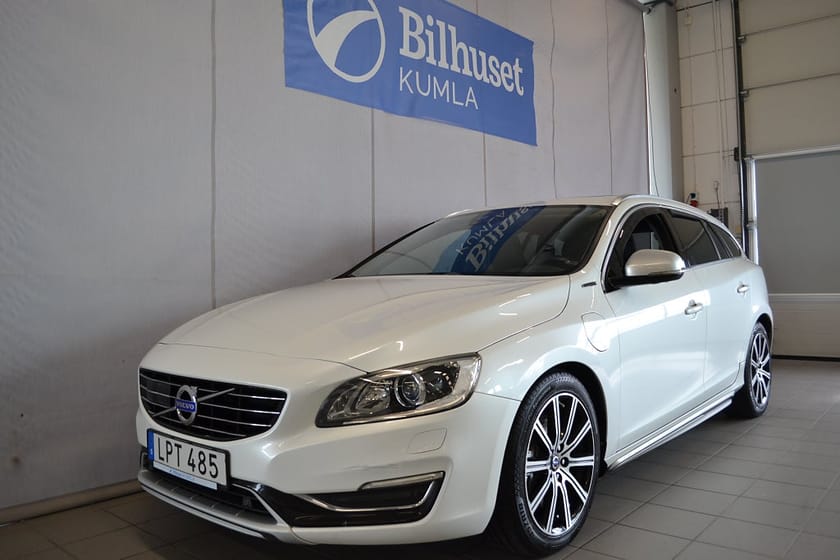 Bild 1 av Volvo V60 D6 Plug-in Hybrid 283hk Summum AWD Aut Drag Navi