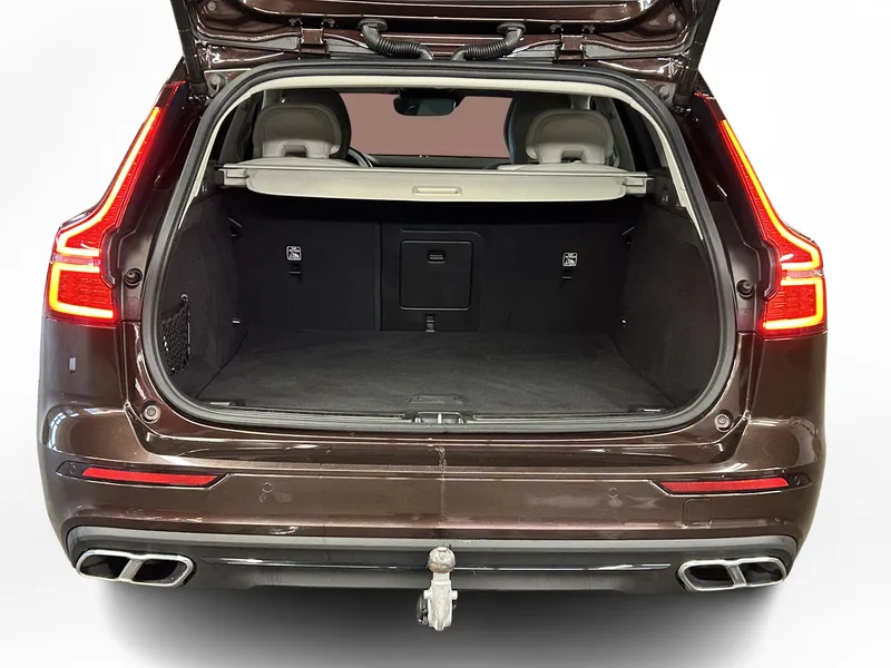 Bild 13 av 15 – Volvo V60 B4 Bensin Momentum Advanced Edition