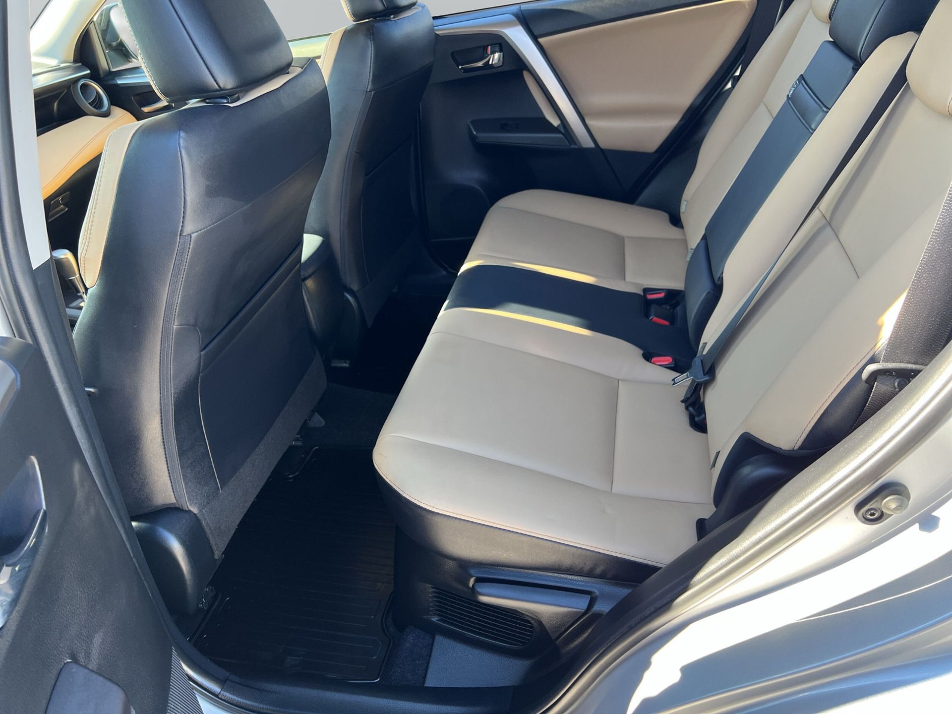 Toyota RAV4 Hybrid 2018, bild 7/10