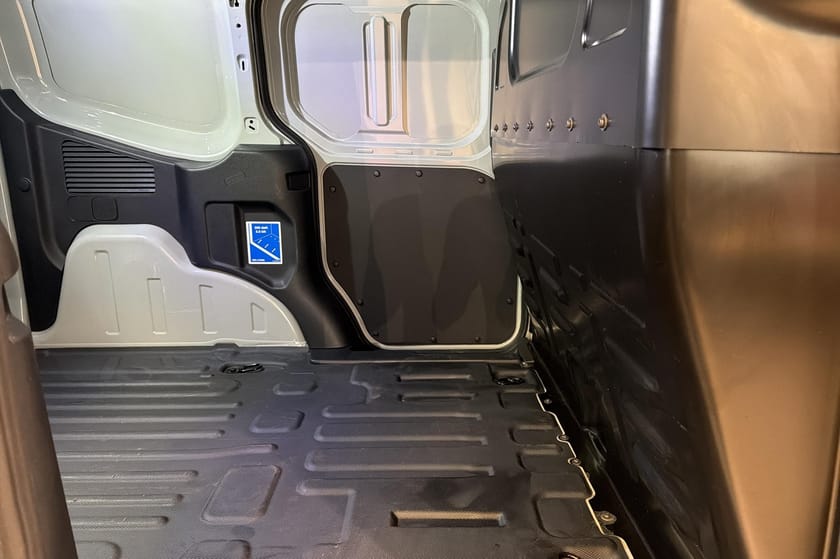 Bild 5 av Ford Transit Courier 1.0 Ecoboost 125hk Trend Kamera Drag
