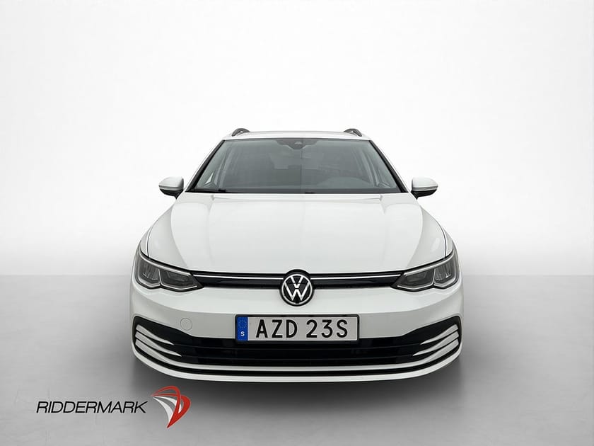 Bild 2 av Volkswagen Golf Sportscombi SC 1.5 eTSI 150hk Värm Kamera Ambient Drag