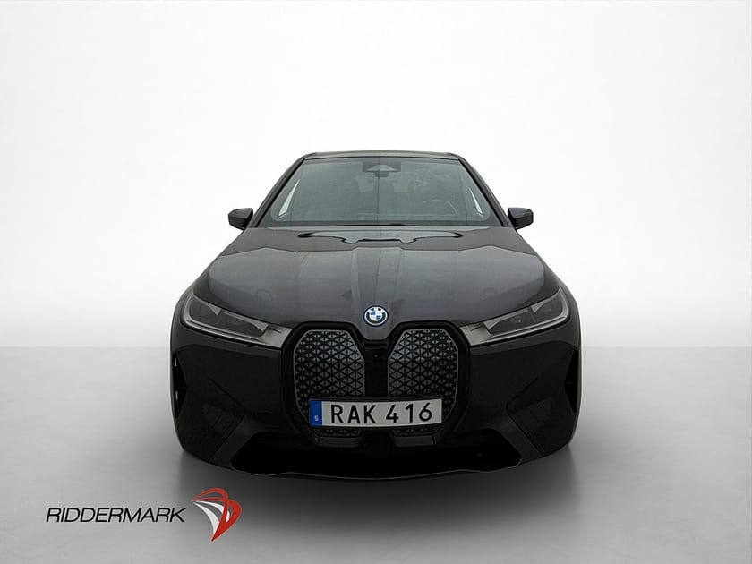 Bild 2 av BMW iX xDrive50 Sport Sky 360° H/K Luftfjä Dragkrok MOMS