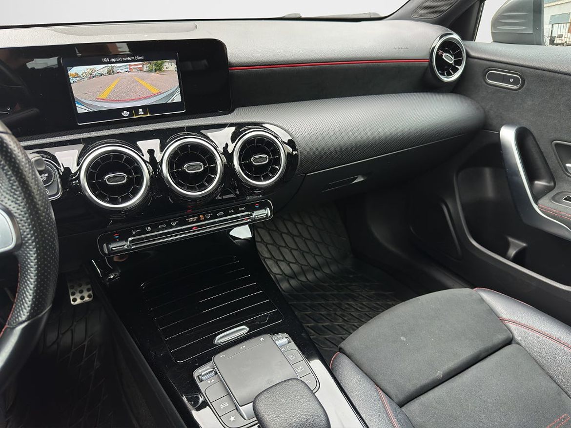Mercedes-Benz A 180, bild 13 av 20