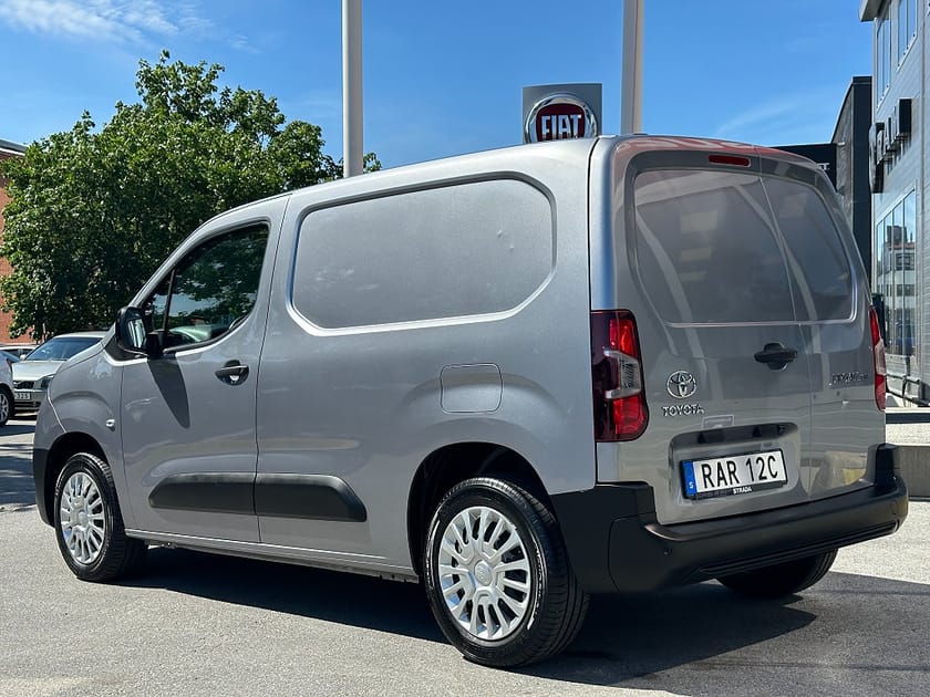 Bild 4 av Toyota ProAce City 1.5D | Komfortvägg | Låga mil | Backkamera | Moms