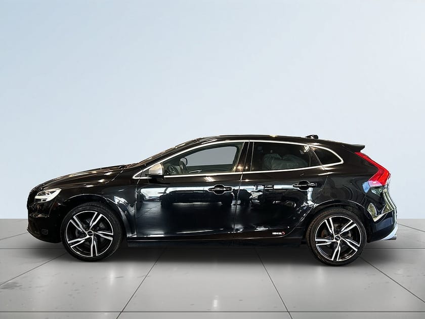 Bild 4 av Volvo V40 T3 R-Design SoV/MoK/Psens/Extraljus/Halvskinn/Fhållare