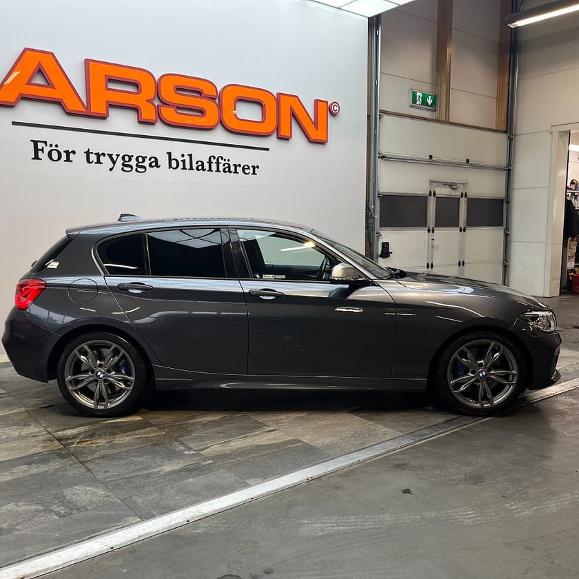 Bild 3 av BMW M135i xDrive 5-dörrars H&K Navi Backkamera Värmare 326hk