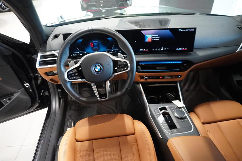 Bild 2 av BMW 330e xDrive Touring Laddhybrid M-Sport Active Edition Aktiv Fart Drag Backkamera HiFi
