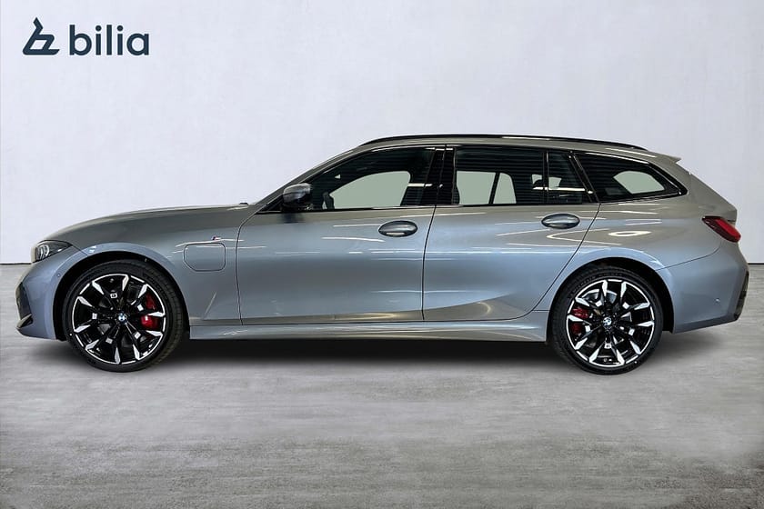 Bild 4 av BMW 330e xDrive Touring Touring/M Sport Pro/DEMO/Carbon Fibre/Drag/H&K
