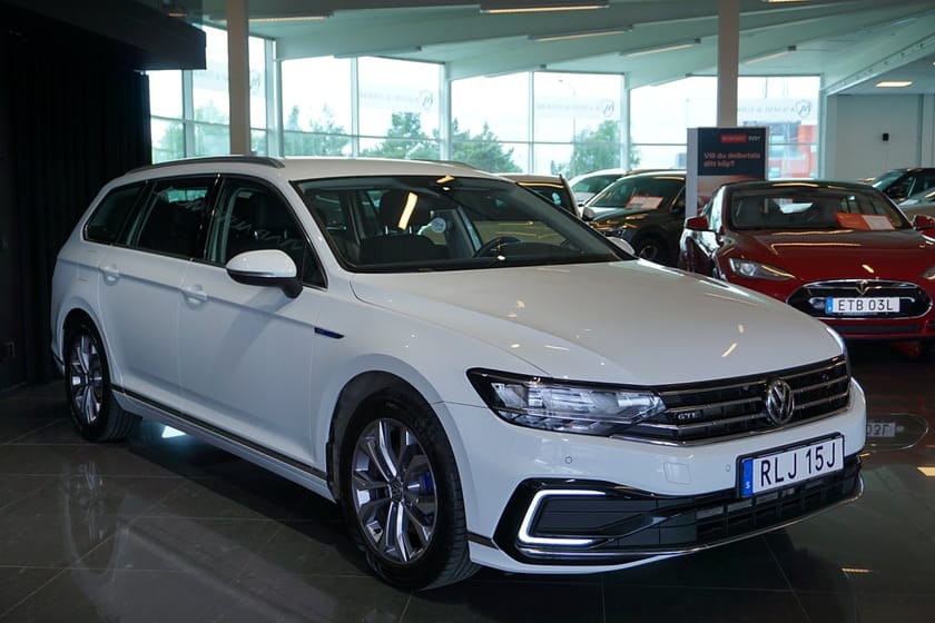 Bild 2 av Volkswagen Passat Sportscombi GTE 1.4 TSI ACT 218hk Kamera Navi Dragkrok