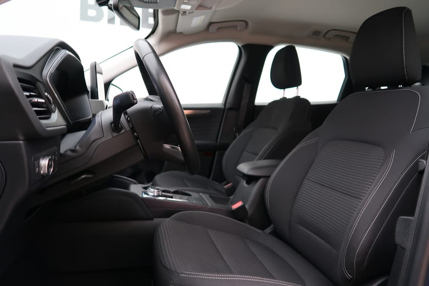 Bild 4 av Ford Kuga Plug-In Hybrid 2.5 225 PHEV Titanium A