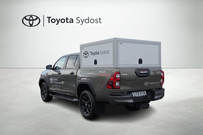 Bild 4 av Toyota Hilux Dubbelhytt 2,8 MHEV D-Cab Invincible (arbetskåpa, båge)