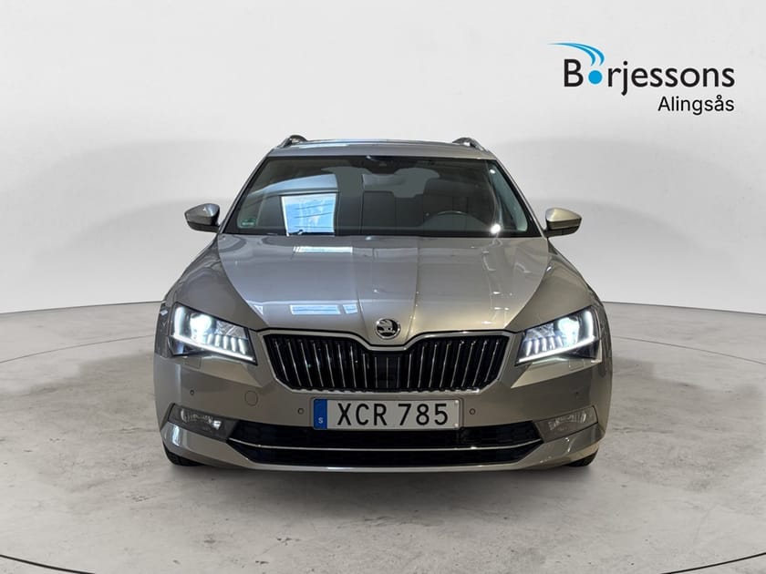 Bild 4 av Škoda Superb Kombi L&K TDI 190hk 4x4 Drag/Värmare/Kamera/Läder