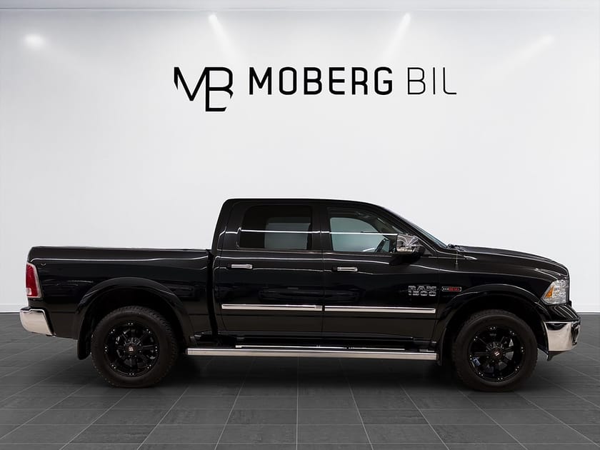 Bild 3 av RAM 1500 Crew Cab 3.0 V6 EcoDiesel 4x4 Laramie Flaklock Drag Luftfjädring