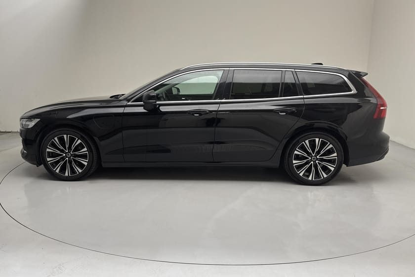 Bild 2 av Volvo V60 T6 AWD Recharge (350hk) Core Bright 360 kamera