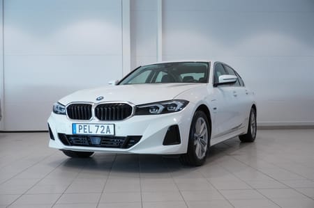 BMW 330e Sedan
