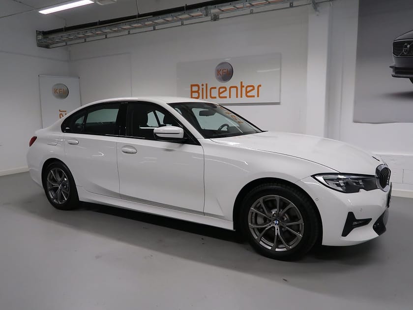 Bild 4 av BMW 330e Sedan Aut-V däck ingår-Drag-Navi-Carplay
