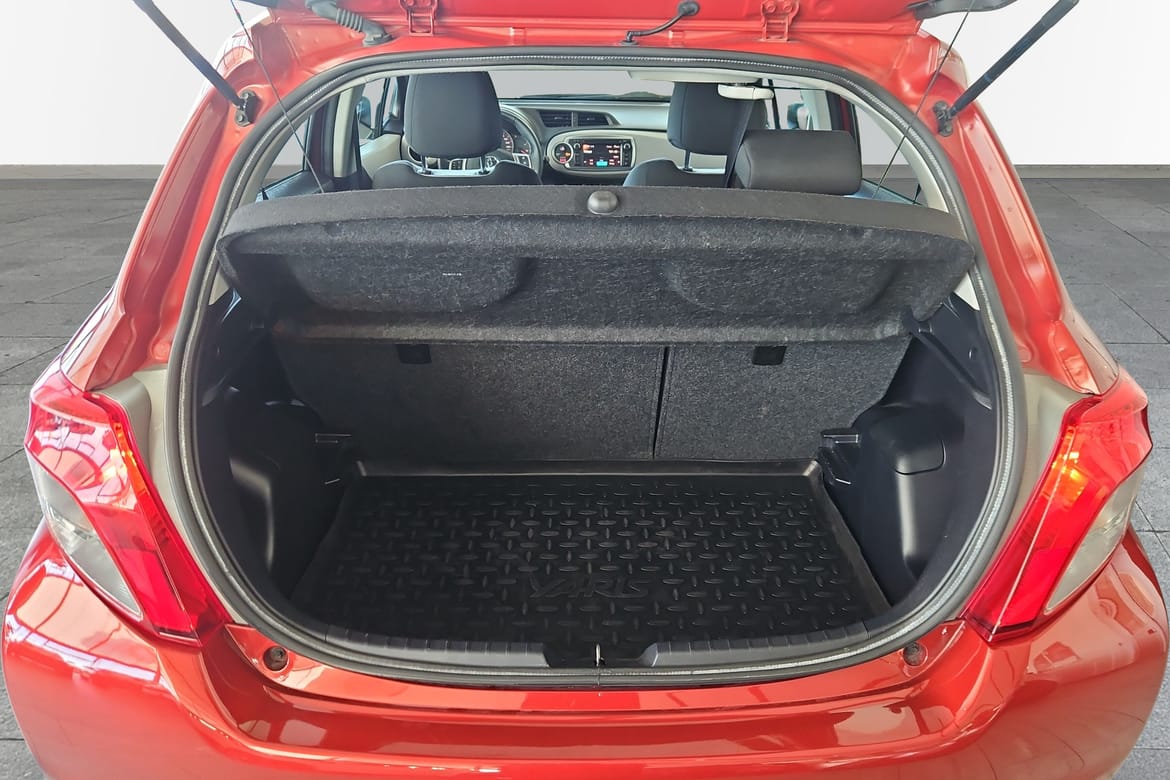 Toyota Yaris 5-door 1.33 Dual VVT-i Manual, 99hp, 2011
