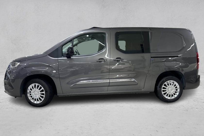 Bilde 2 av Toyota ProAce City 131 hk L2 lav KM Automat / Hengerfeste / Park-varmer++