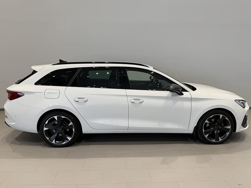 Bild 5 av CUPRA Leon Sportstourer 1.5 eTSI 150HK B-kamera Elstol Keyles