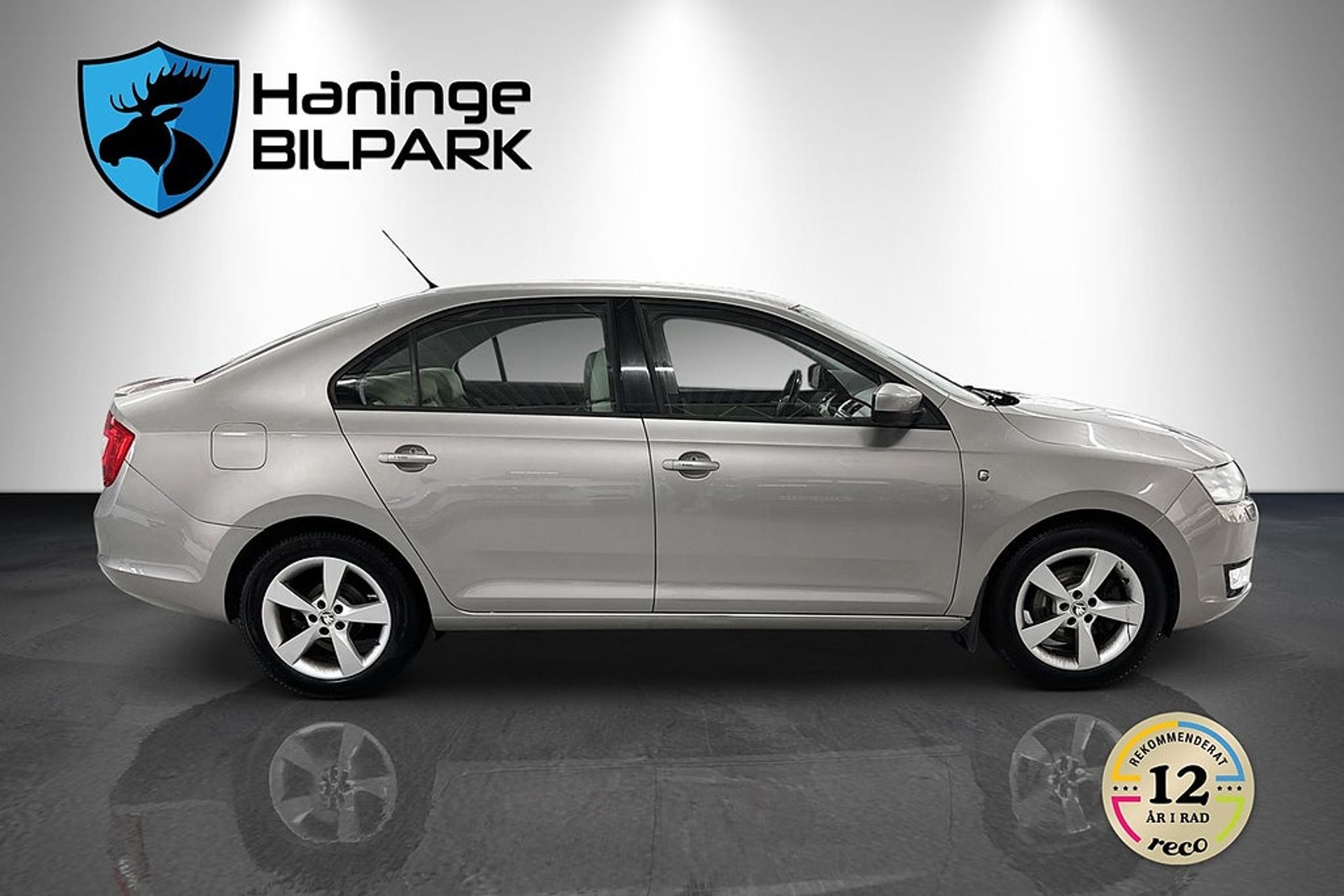 Skoda Rapid 2014, photo 6/10