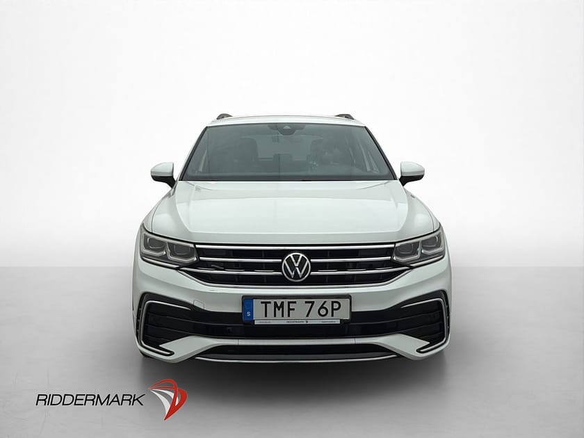 Bild 2 av Volkswagen Tiguan eHybrid R-Line Drag Pano Cockpit Kamera