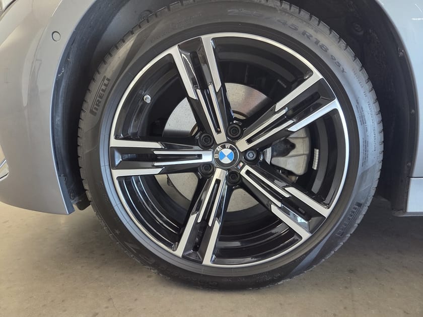 Bild 2 av BMW 330e xDrive Sedan M Sport | Drag | Widescreen | Rattvärme