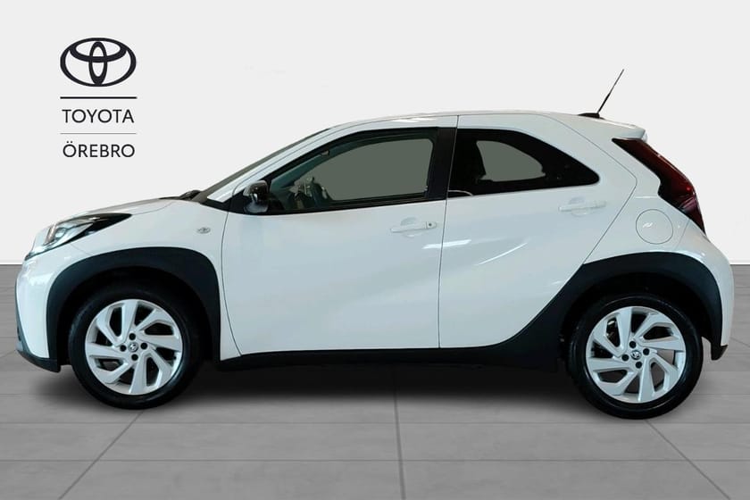 Bild 3 av Toyota Aygo X 1.0 Play Comfort Style V-hjul