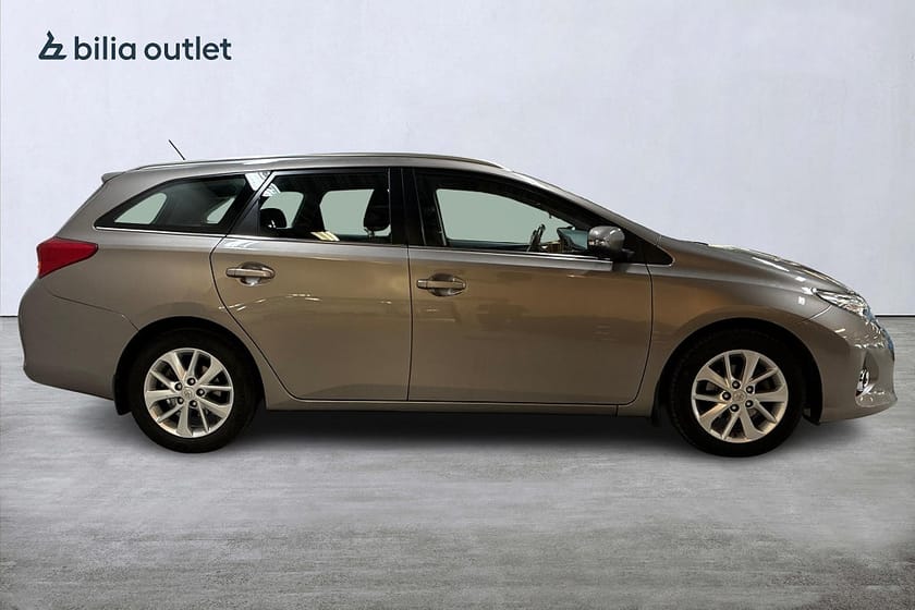 Bild 5 av Toyota Auris Touring Sports TS 1.6 Valvematic Multidrive S Active 132hk8 Backkamera