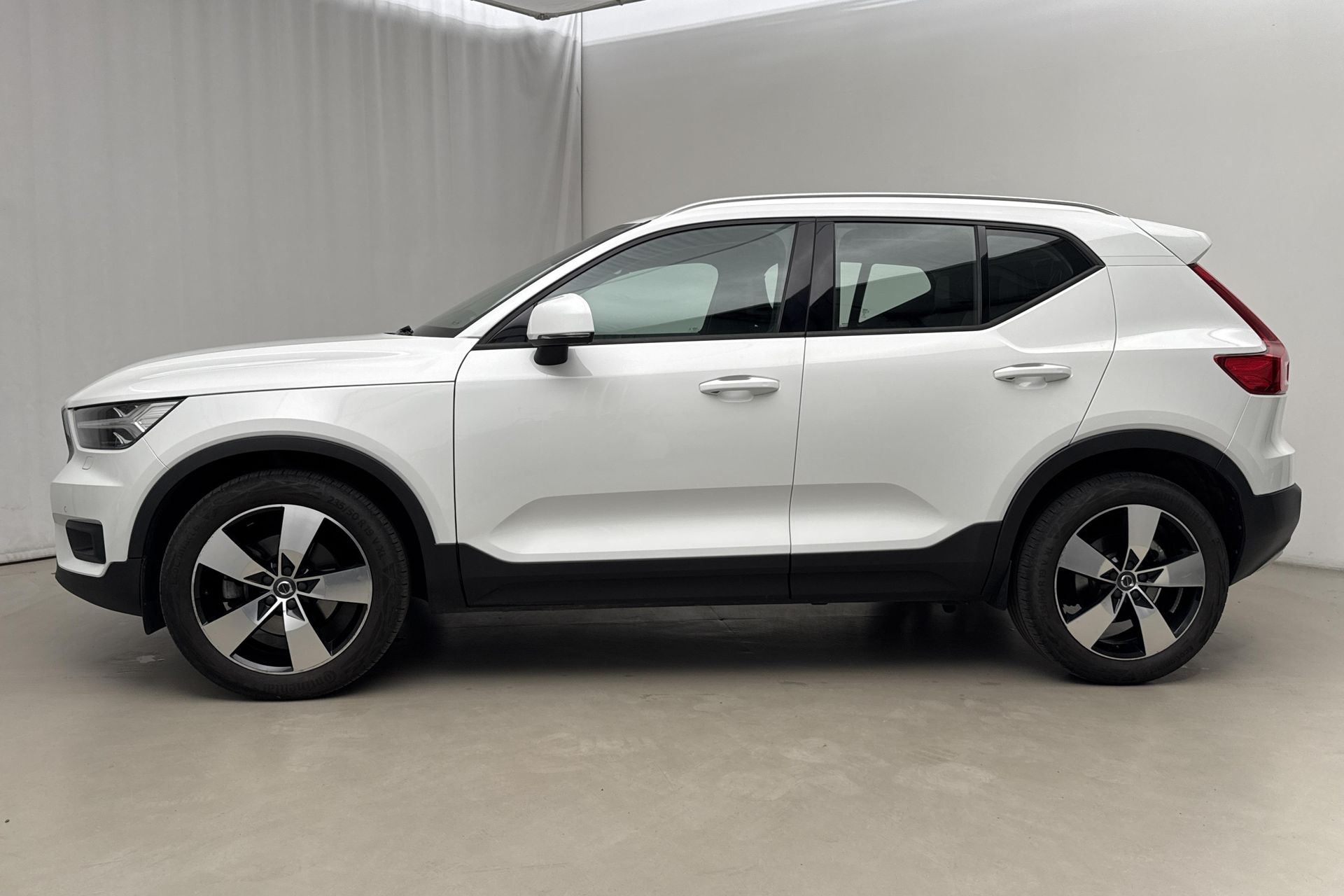 Volvo XC40 D4 AWD 2019, bild 2/10