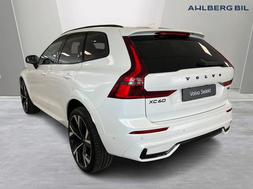 Bild 5 av Volvo XC60 T6 Plus Black Nordic Edition Luftfjädring, Dragkrok, Headup, 22'', Panorama, HK, Akustik, Google Maps