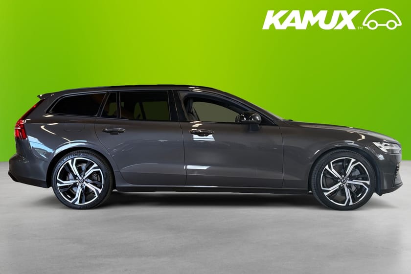 Bild 2 av Volvo V60 T8 II Recharge AWD 456hk Plus Dark H/K Drag