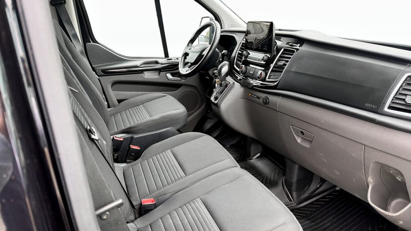 Bild 3 av Ford Transit Custom 300 L2 Limited  2.0L 130Hk 2023 / Takräcke / Värmare / Carplay