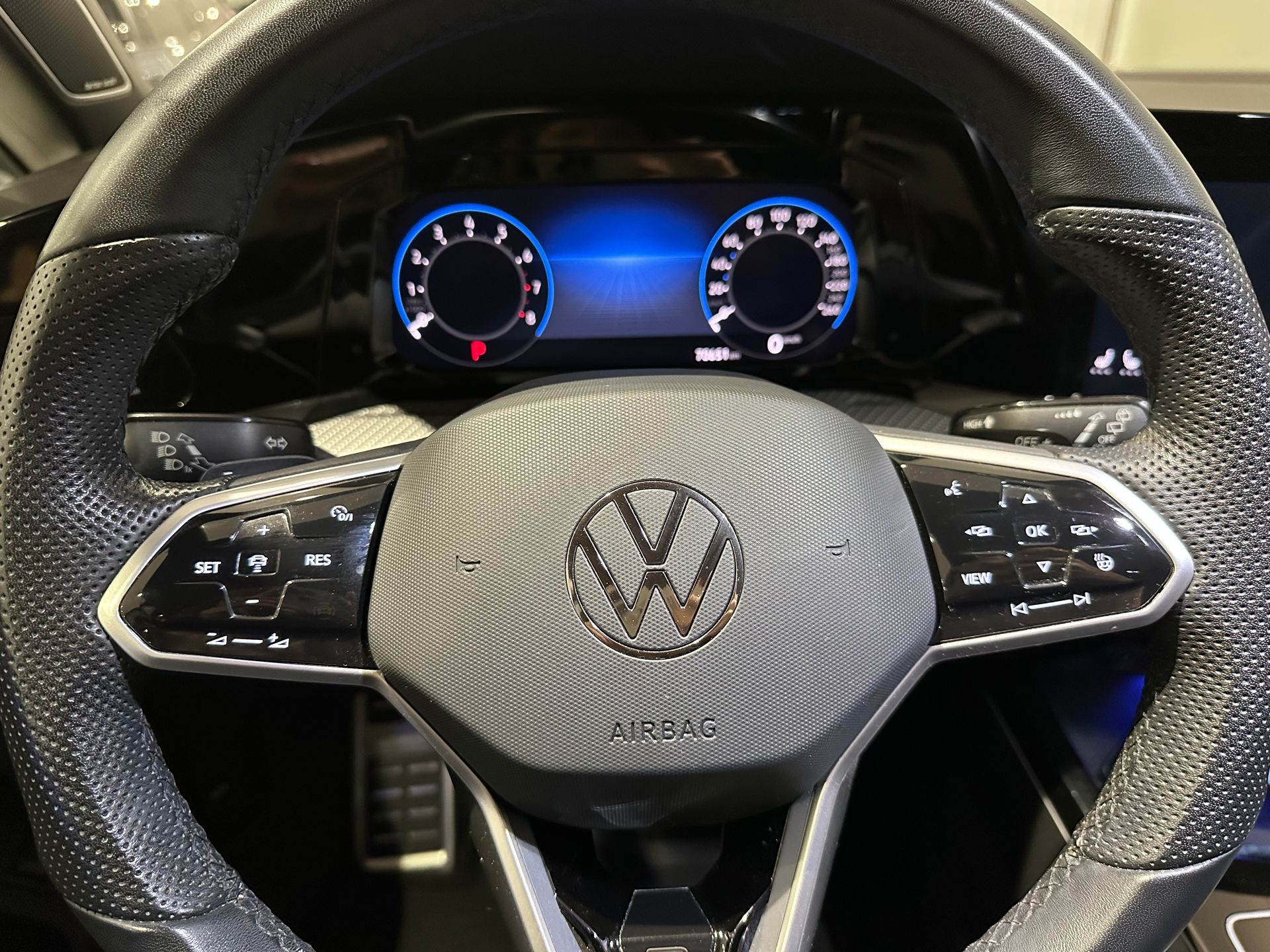 Volkswagen Golf 2023, photo 7/10