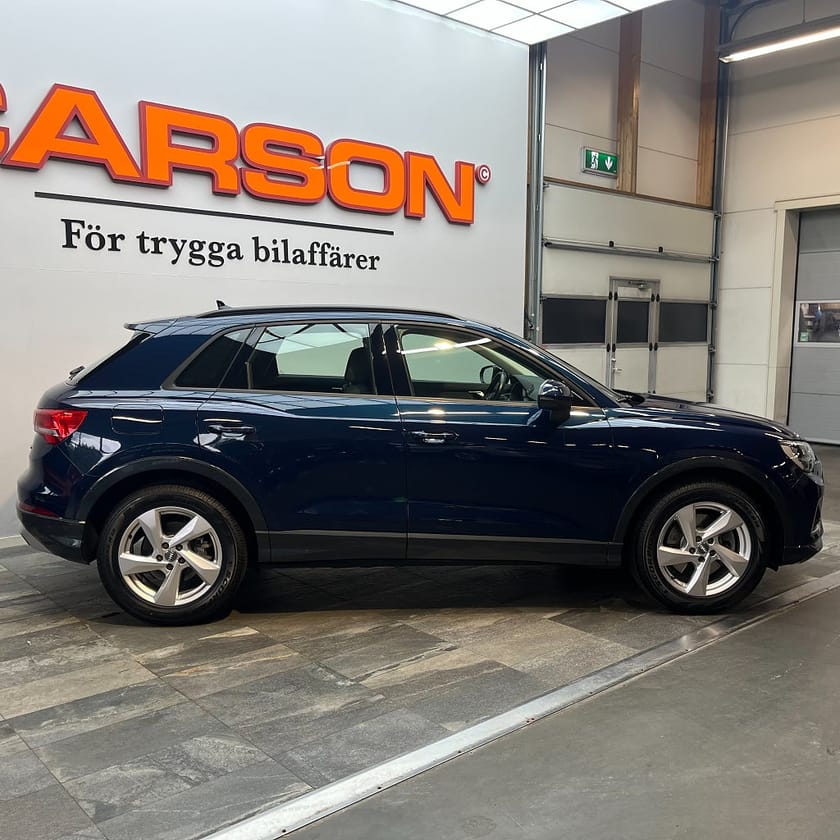 Bild 3 av Audi Q3 40 TFSI quattro Q Proline Advanced Cockpit Carplay Värmare Drag