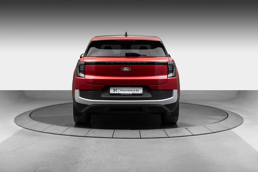 Bilde 4 av Ford Explorer EV Extended Range AWD Select LR 563km(WLTP) AWD, Hengerfeste