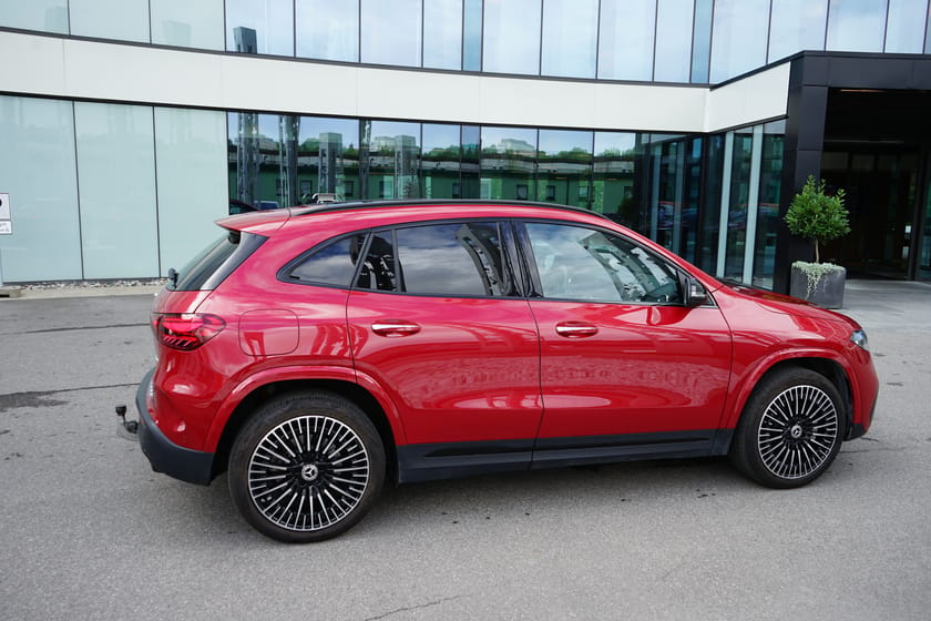 Bilde 4 av Mercedes-Benz EQA 300 4MATIC – AMG Line / spesielt godt utstyrt !