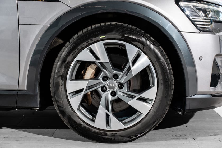 Bilde 5 av Audi e-tron 55 quattro Quattro|SoftClose|V.pumpe|Krok|360Kam|B&O|Pano++