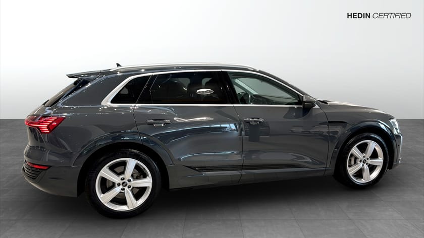 Bild 4 av Audi Q8 50 e-tron quattro | 340hk | Drag