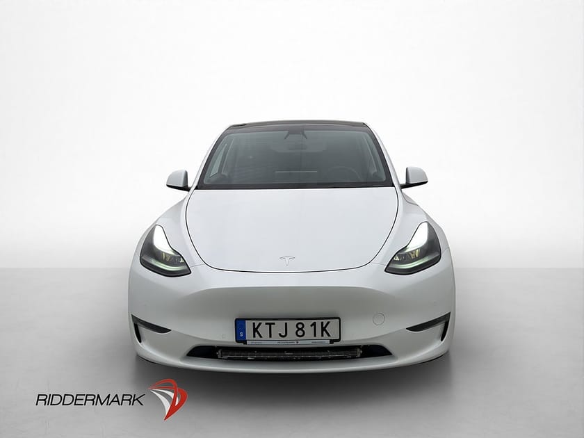 Bild 3 av Tesla Model Y Long Range AWD Värmepump Drag Autopilot MOMS