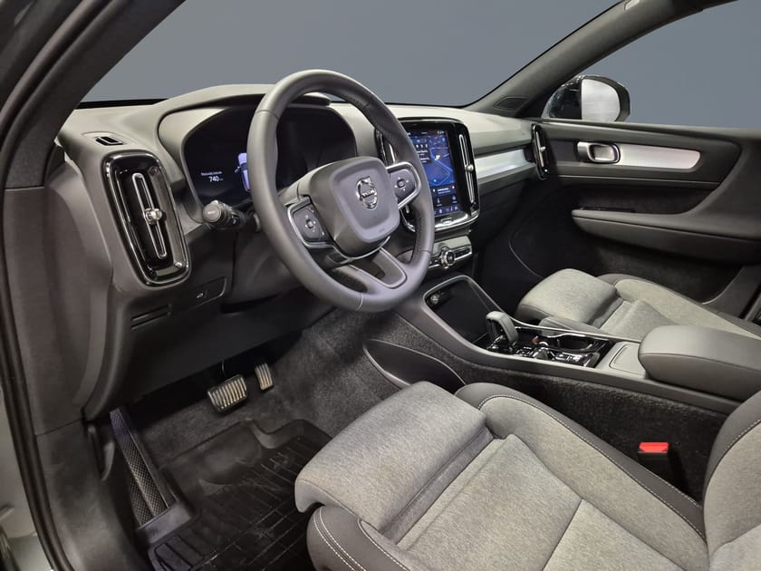 Bild 5 av Volvo XC40 B4 FWD Bensin Plus Dark//Dragkrok//