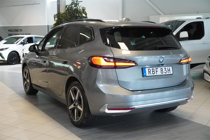 Bild 4 av BMW 225e xDrive Active Tourer Steptronic, 245hk, Luxury Line, Drag