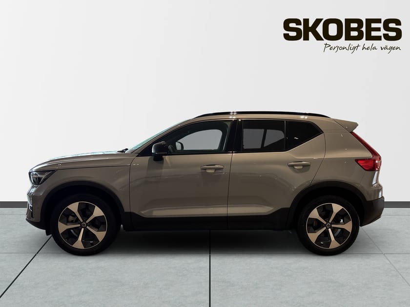 Bild 3 av Volvo XC40 B3 FWD Bensin Plus Dark