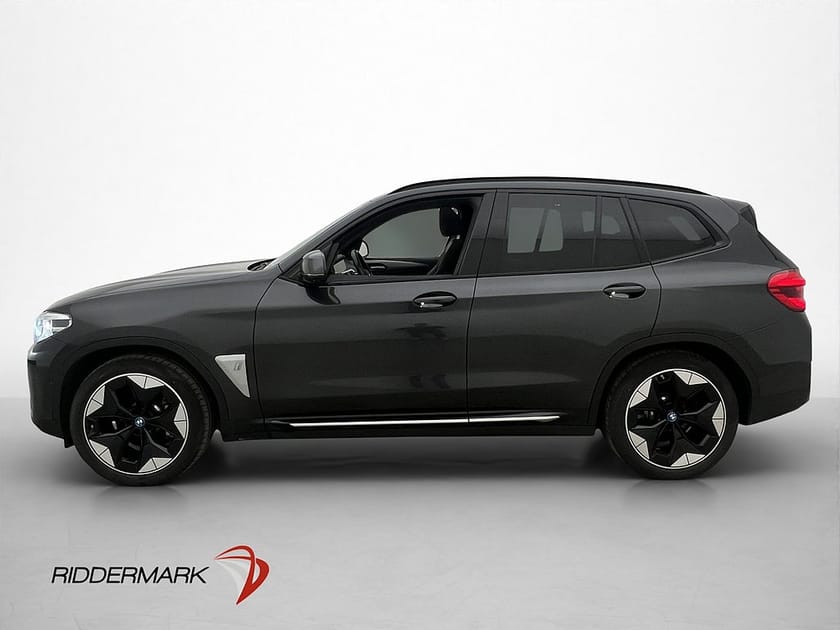 Bild 5 av BMW iX3 286hk Impressive Panorama H/K 360° M-Fjäd Drag HuD