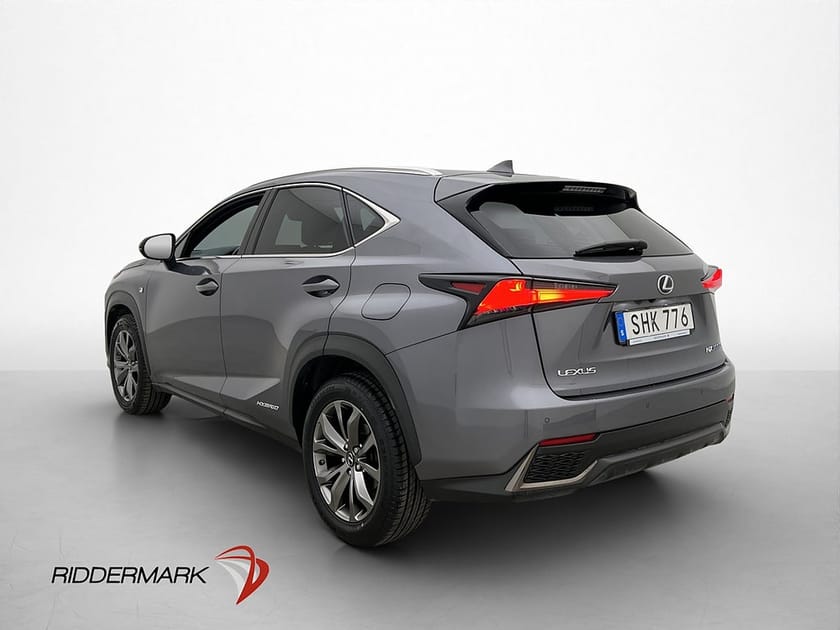 Bild 5 av Lexus NX 300h AWD F Sport Taklucka Levinson Kamera HuD Skinn