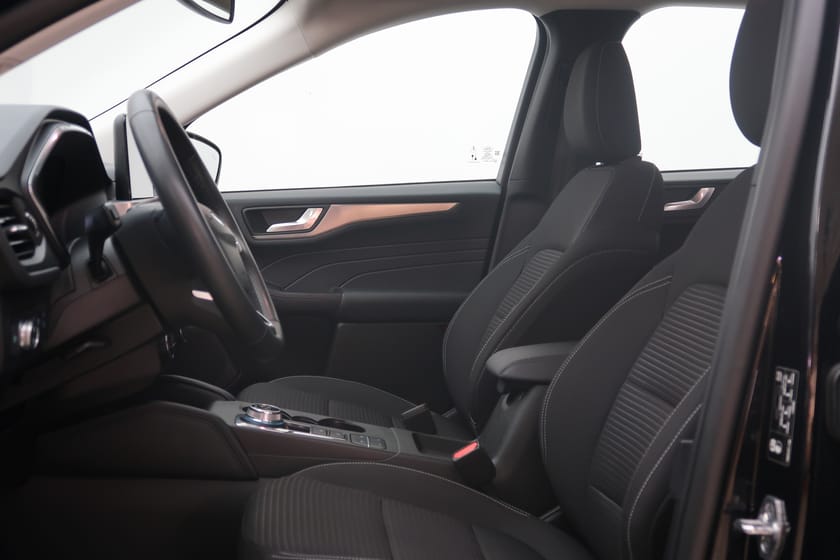 Bild 4 av Ford Kuga Plug-In Hybrid 2.5 225 PHEV Titanium A Business Ed