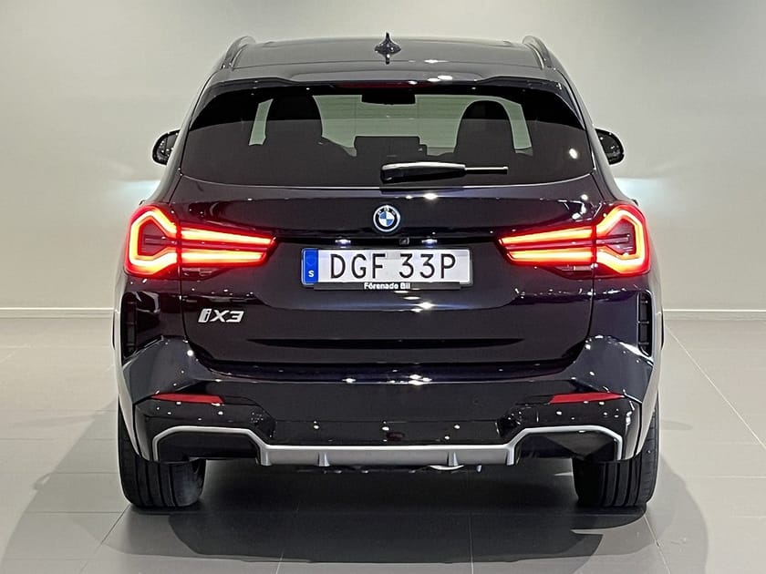 Bild 4 av BMW iX3 Charged M Sport Panorama Drag Elstolar Minne Adpt Farth